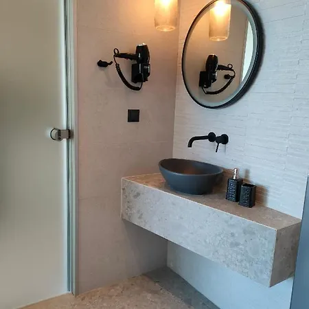 Onar Luxury Living 사르티