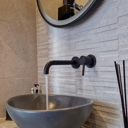 Onar Luxury Living Apartment *